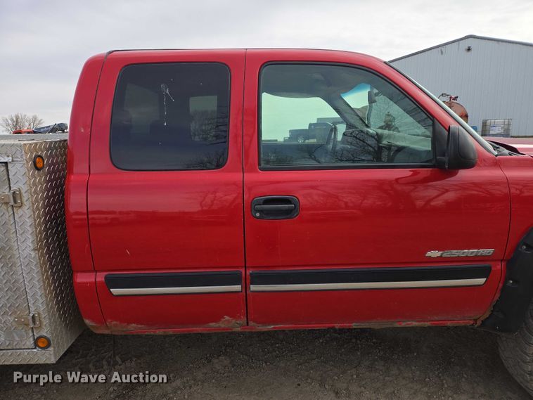 image for item EV5771 2003 Chevrolet Silverado Ext. Cab pickup truck