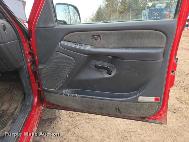 image for item EV5771 2003 Chevrolet Silverado Ext. Cab pickup truck
