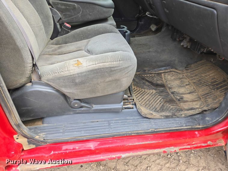 image for item EV5771 2003 Chevrolet Silverado Ext. Cab pickup truck