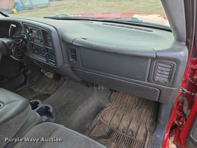 image for item EV5771 2003 Chevrolet Silverado Ext. Cab pickup truck