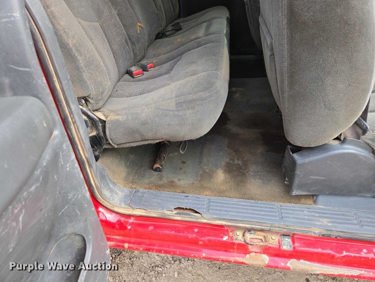 image for item EV5771 2003 Chevrolet Silverado Ext. Cab pickup truck