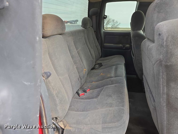 image for item EV5771 2003 Chevrolet Silverado Ext. Cab pickup truck