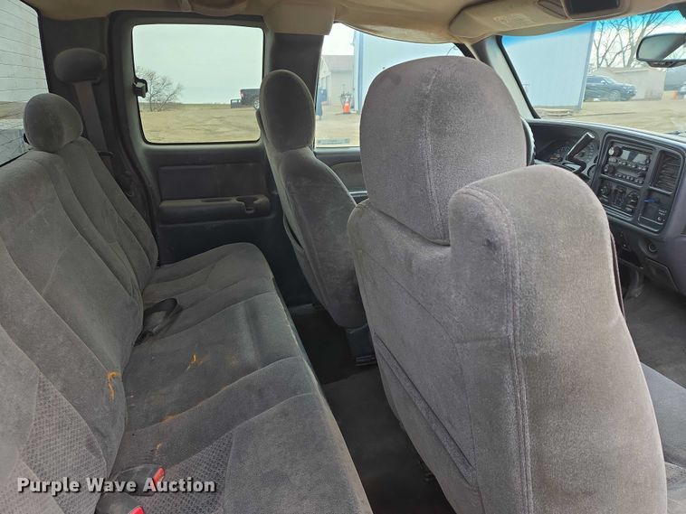 image for item EV5771 2003 Chevrolet Silverado Ext. Cab pickup truck