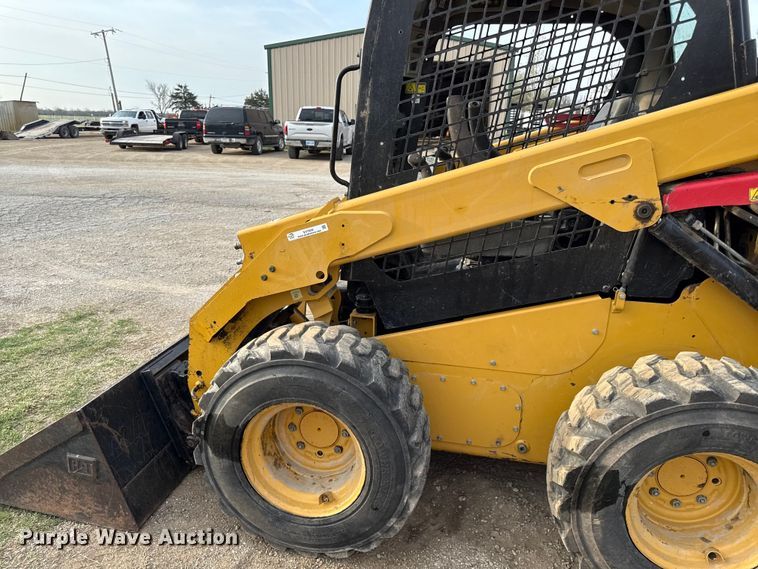image for item EV7659 2015 Caterpillar 262D skid steer loader