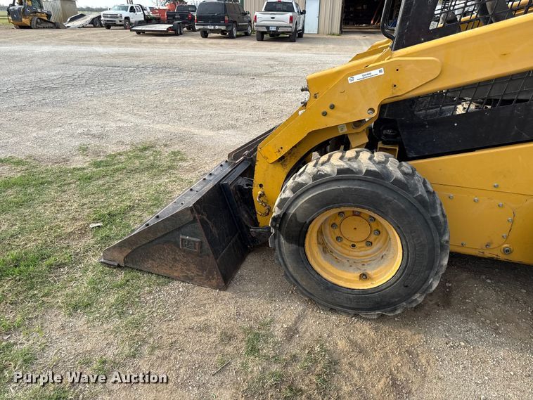 image for item EV7659 2015 Caterpillar 262D skid steer loader