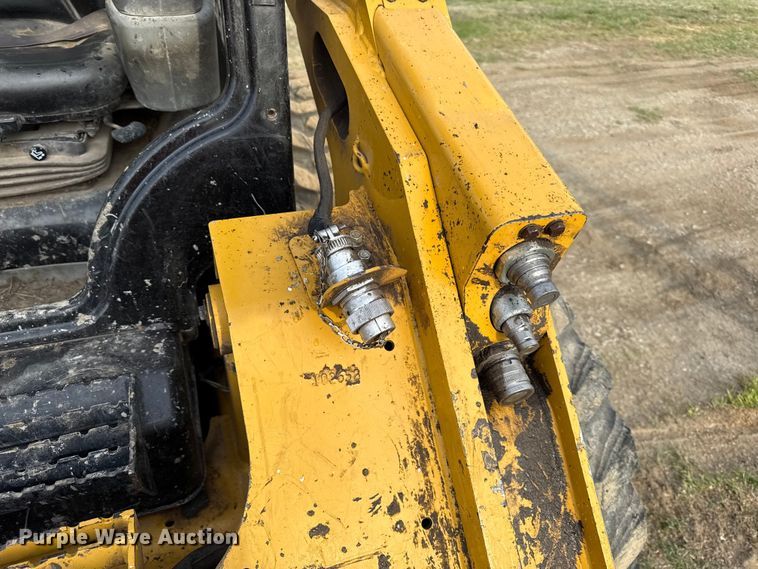 image for item EV7659 2015 Caterpillar 262D skid steer loader