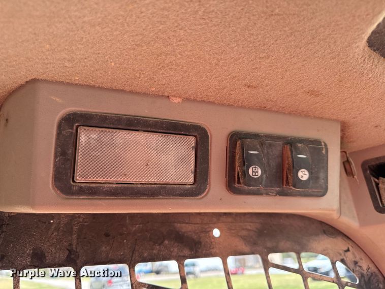 image for item EV7659 2015 Caterpillar 262D skid steer loader