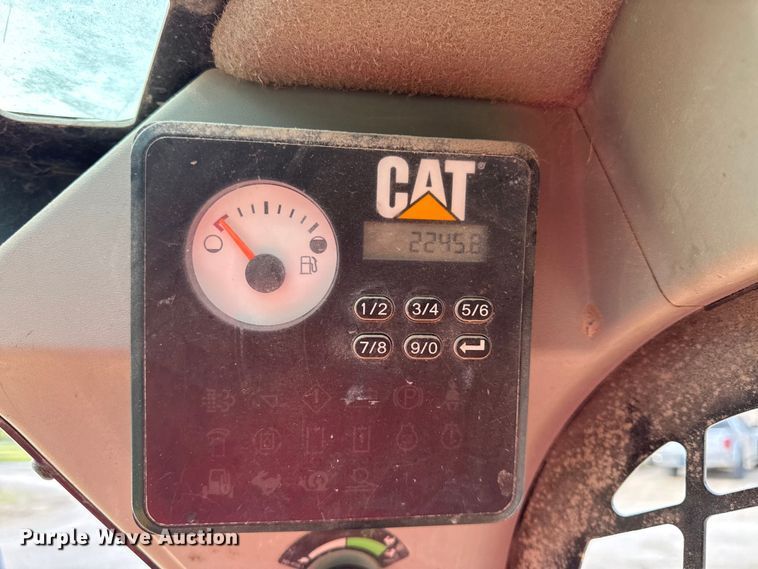 image for item EV7659 2015 Caterpillar 262D skid steer loader