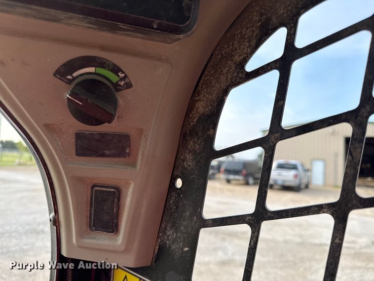 image for item EV7659 2015 Caterpillar 262D skid steer loader