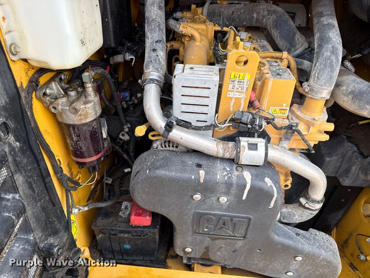 image for item EV7659 2015 Caterpillar 262D skid steer loader