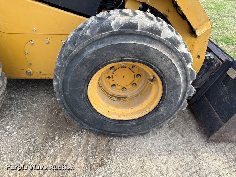 image for item EV7659 2015 Caterpillar 262D skid steer loader