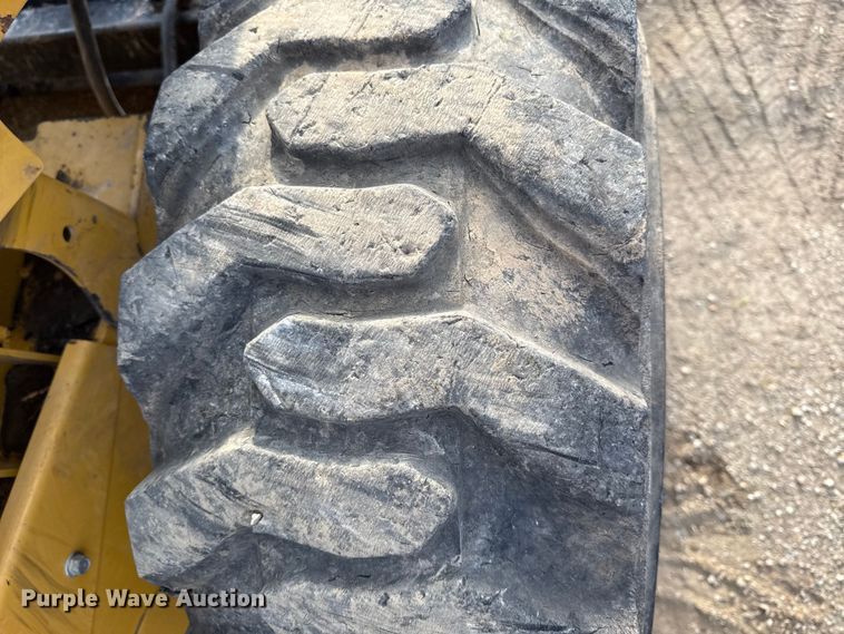 image for item EV7659 2015 Caterpillar 262D skid steer loader