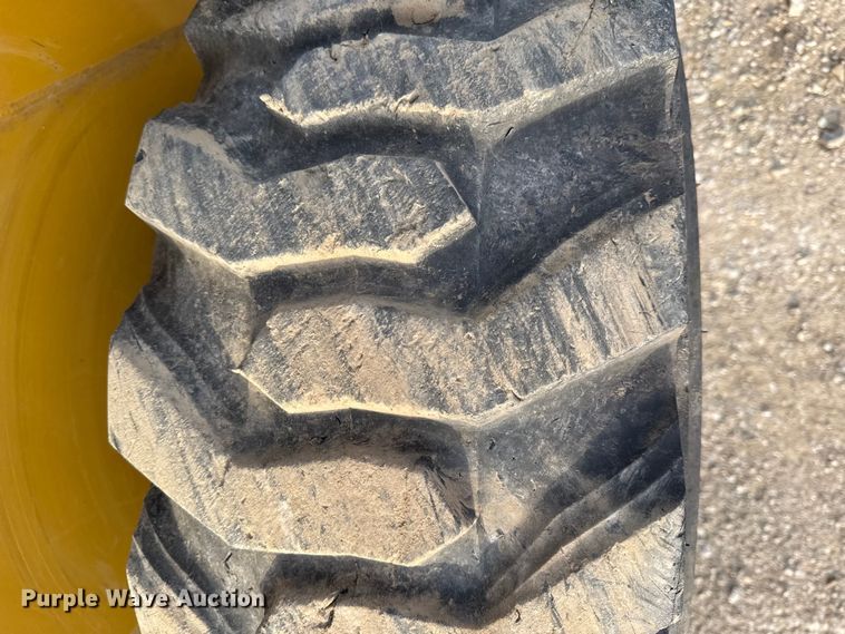 image for item EV7659 2015 Caterpillar 262D skid steer loader