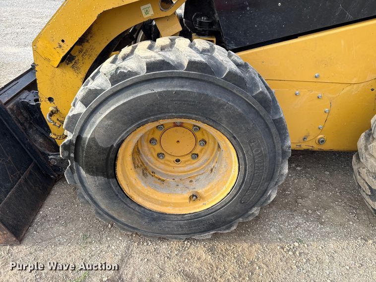 image for item EV7659 2015 Caterpillar 262D skid steer loader