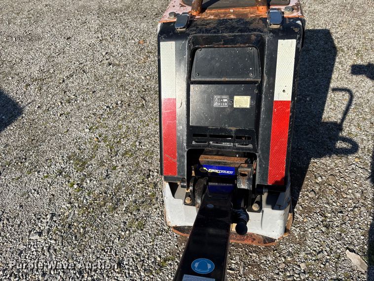 image for item EV7665 Mikasa  MVH-508 plate compactor