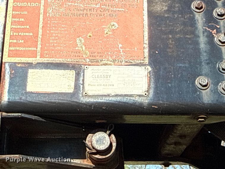 image for item EV7666 2001 International 4700 flatbed truck