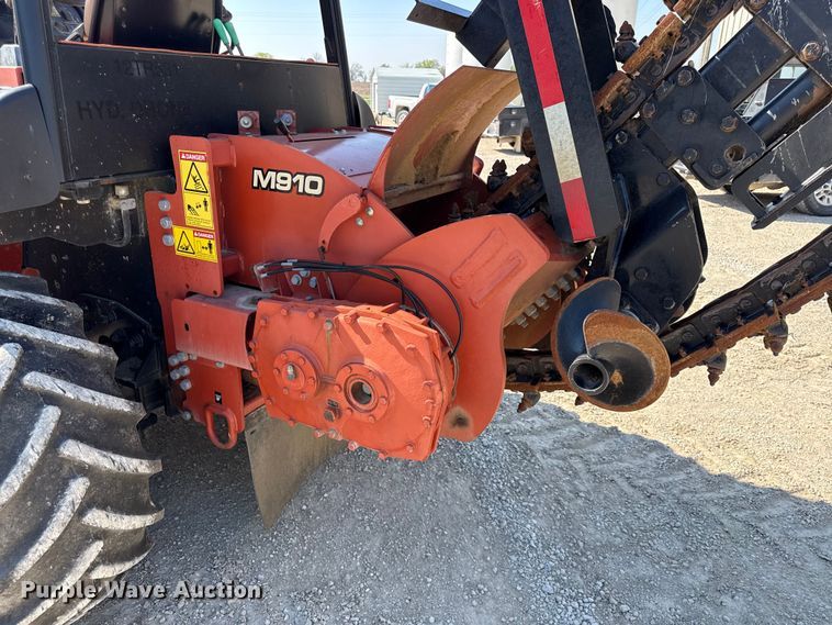 image for item EV7668 2015 Ditch Witch RT100 trencher