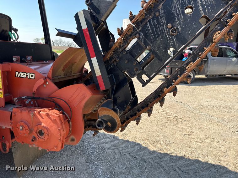 image for item EV7668 2015 Ditch Witch RT100 trencher