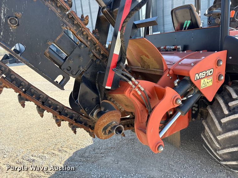 image for item EV7668 2015 Ditch Witch RT100 trencher