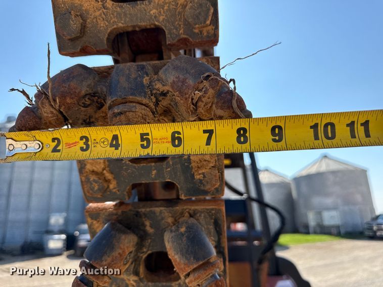 image for item EV7668 2015 Ditch Witch RT100 trencher