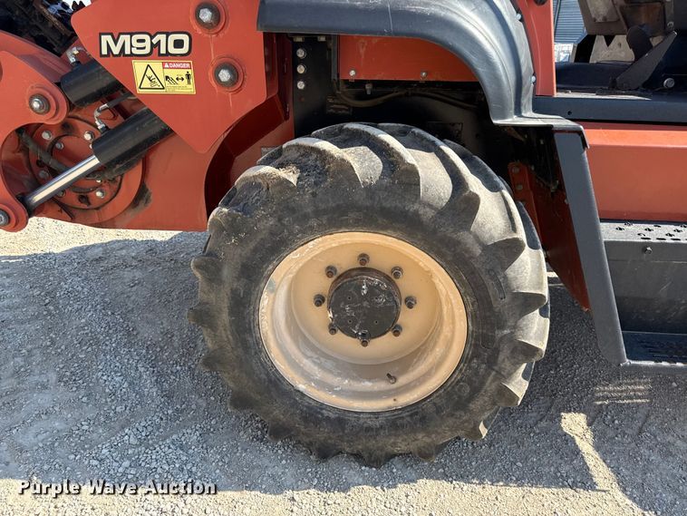 image for item EV7668 2015 Ditch Witch RT100 trencher