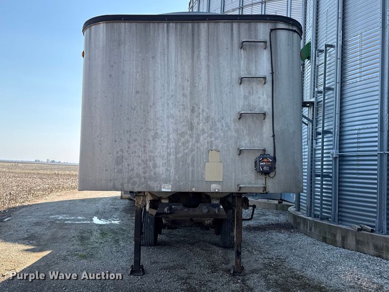 image for item EV7671 Trail King Industries end dump trailer