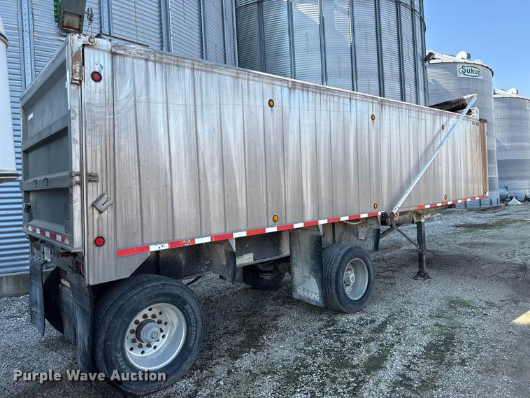image for item EV7671 Trail King Industries end dump trailer