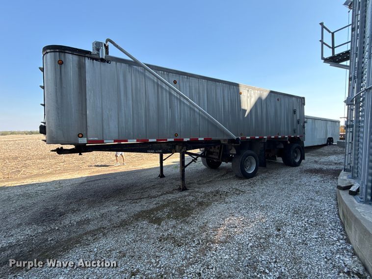 image for item EV7671 Trail King Industries end dump trailer