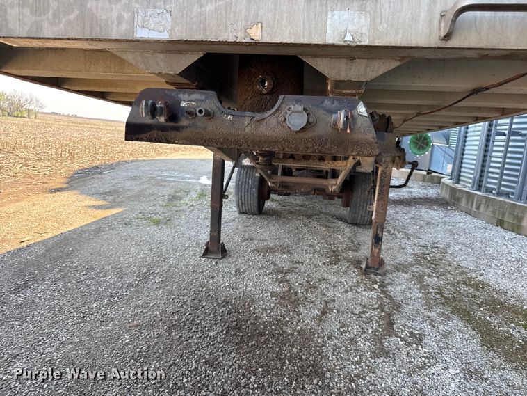 image for item EV7671 Trail King Industries end dump trailer