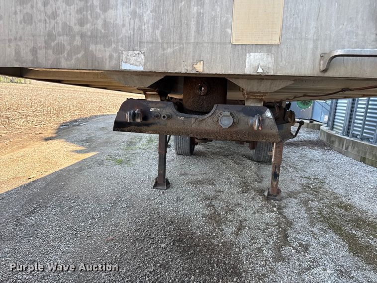 image for item EV7671 Trail King Industries end dump trailer