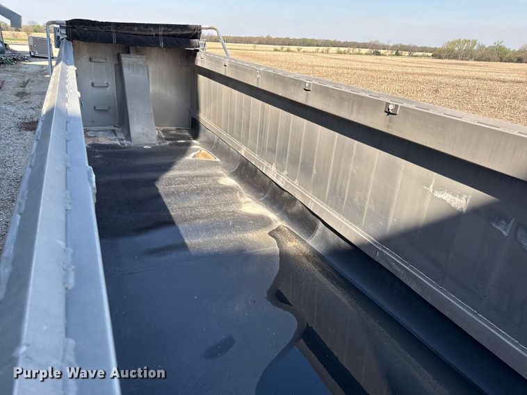 image for item EV7671 Trail King Industries end dump trailer