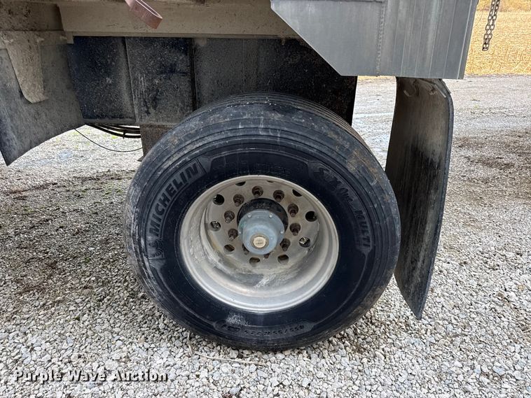 image for item EV7671 Trail King Industries end dump trailer