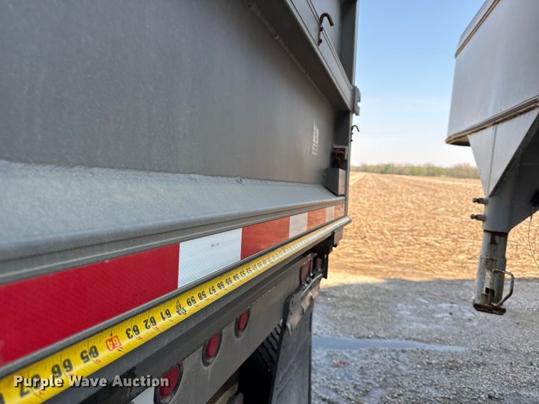 image for item EV7671 Trail King Industries end dump trailer