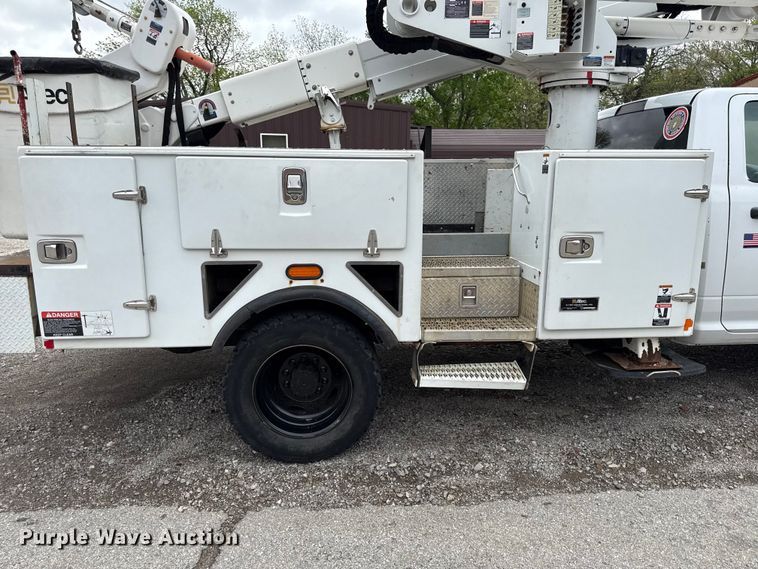 image for item EV7699 2016 RAM 5500 bucket truck
