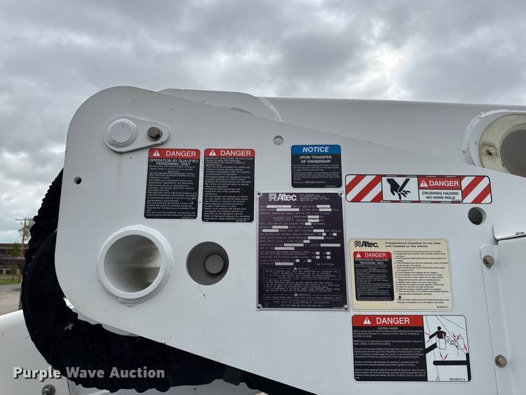 image for item EV7699 2016 RAM 5500 bucket truck