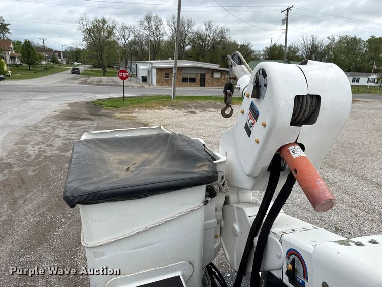 image for item EV7699 2016 RAM 5500 bucket truck