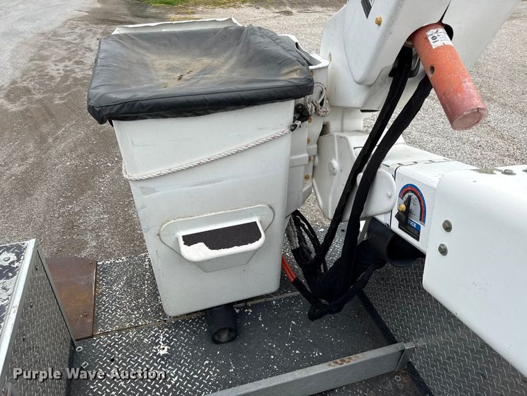 image for item EV7699 2016 RAM 5500 bucket truck