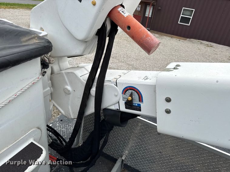 image for item EV7699 2016 RAM 5500 bucket truck