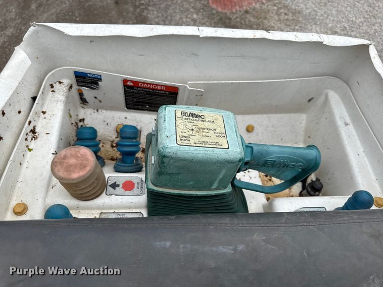 image for item EV7699 2016 RAM 5500 bucket truck