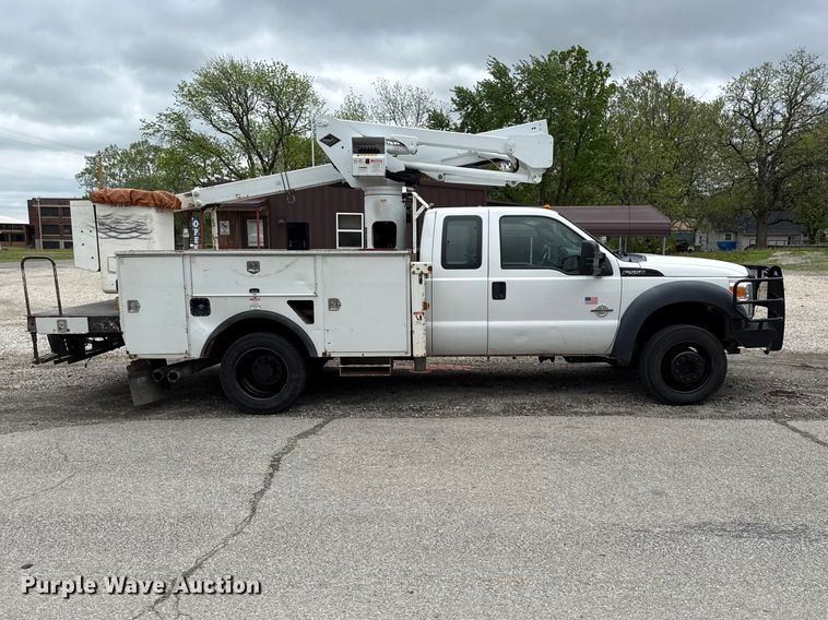 image for item EV7700 2012 Ford F550 bucket truck