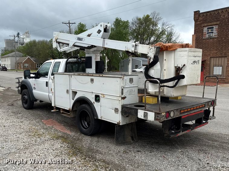 image for item EV7700 2012 Ford F550 bucket truck