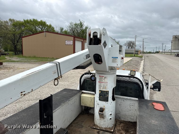 image for item EV7700 2012 Ford F550 bucket truck