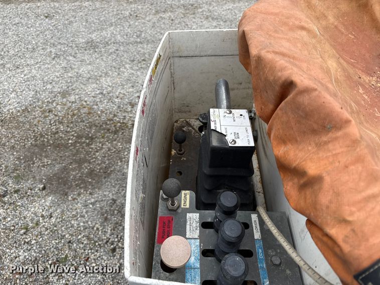 image for item EV7700 2012 Ford F550 bucket truck