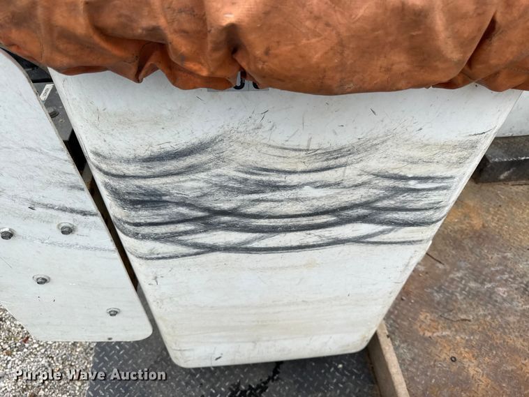 image for item EV7700 2012 Ford F550 bucket truck