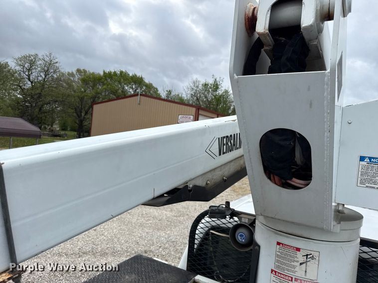 image for item EV7700 2012 Ford F550 bucket truck