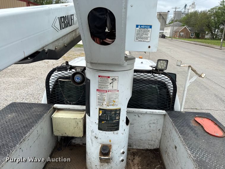 image for item EV7700 2012 Ford F550 bucket truck