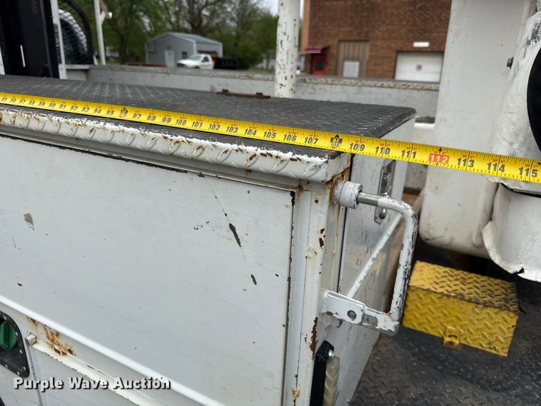 image for item EV7700 2012 Ford F550 bucket truck