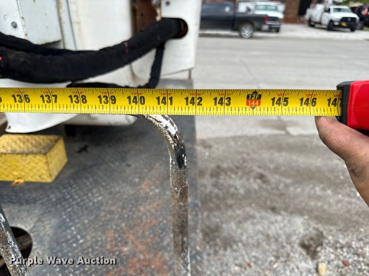 image for item EV7700 2012 Ford F550 bucket truck