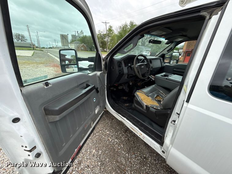 image for item EV7700 2012 Ford F550 bucket truck