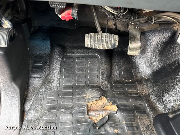 image for item EV7700 2012 Ford F550 bucket truck